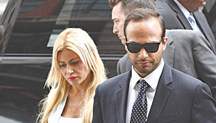 Ο Τζορτζ Παπαδόπουλος, πρώην συνεργάτης της προεκλογικής εκστρατείας του Ντόναλντ Τραμπ που καταδικάστηκε σε φυλάκιση