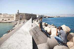 Η έκθεση φωτογραφίας «Face Forward… into my home»