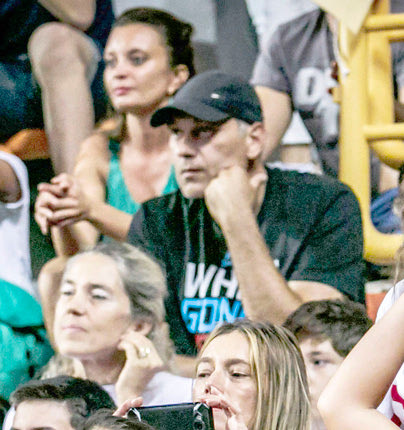 κόσμος στις κερκίδες του αγώνα της Εθνικής μας στα Δύο Αοράκια