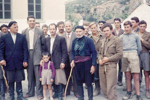 ΦΩΤΟ ΗΜΕΡΑΣ: Μετά την ηχογράφηση των ριζίτικων  