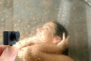 κρυφή κάμερα στο μπάνιο