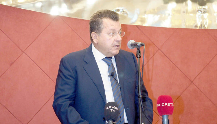 Ο διευθύνων σύμβουλος  των Μινωικών Γραμμών κ. Μανιαδάκη