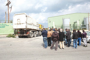 Αντιδρούν οι εργαζόμενοι της ανακύκλωσης