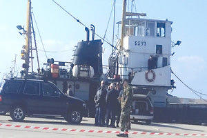 Το πλοίο “μπλοκαρίστηκε” στην Παλαιόχωρα