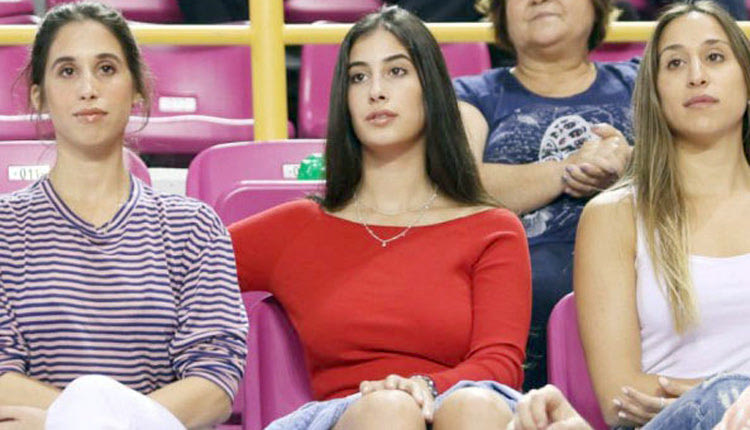 Τους αγώνες του Ολυμπιακού και της Χάποελ παρακολούθησαν από κοντά και οι τρεις κόρες του Ντέιβιντ Μπλατ,