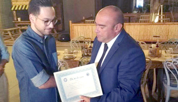 Η ΕΠΣΗ ΕΥΧΑΡΙΣΤΕΙ: Δίπλα στις Μικτές Ηρακλείου ο Αντώνης Παπαδάκης