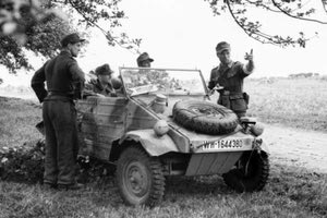 Γερμανικό στρατιωτικό αυτοκίνητο, μεταφοράς προσωπικού. Με ίδιου τύπου αυτοκίνητο, ο Γερμανός Λοχαγός Διοικητής του αεροδρομίου Καστελλίου κατευθύνθηκε στον Ξυδά, την Κυριακή 24 Σεπτεμβρίου 1944