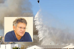 ο αμίαντος φαίνεται να λειτούργησε ως ασπίδα και η πυρκαγιά δεν προχώρησε όπως επεσήμανε στην «Π» ο καθηγητής του Τμήματος Χημείας κ. Ευριπίδης Στεφάνου.