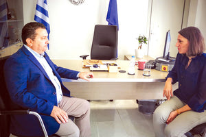 Με τη νέα πρόξενο της Μεγάλης Βρετανίας στην Κρήτη κ. Αριστέα Χουρδάκη, συναντήθηκε ο δήμαρχος Χερσονήσου, Γιάννης Μαστοράκης