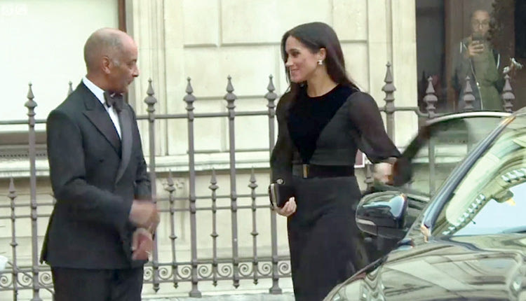 Η Μέγκαν έκλεισε την πόρτα στο αυτοκίνητο μόνη της και στο βασίλειο είναι το μοναδικό θέμα συζήτησης!