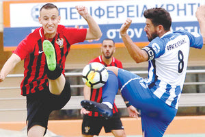 Θεαματικό στιγμιότυπο με τον Φραγκουλάκη στη αναμέτρηση του Παγκρητίου