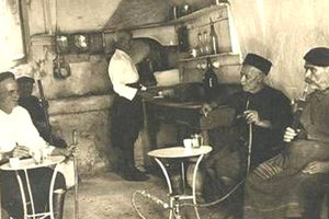 ΦΩΤΟ ΗΜΕΡΑΣ: Σε καφενείο του Ηρακλείου 