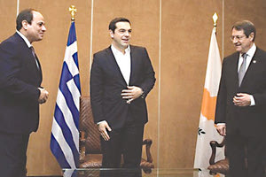 Η σημαντική τριμερής συνάντηση στην Ελούντα. Θα συνευρεθούν ο πρωθυπουργός Αλέξης Τσίπρας με τον Πρόεδρο της Κύπρου Νίκο Αναστασιάδη και τον πρόεδρο της Αιγύπτου, στρατηγό αλ Σίσι.