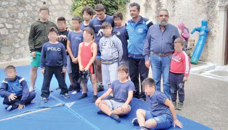 Επίδειξη προπονητικής τεχνικής στην ελευθέρα πάλη από τον πρωταθλητή και καθηγητή σωματικής αγωγής Παράσχο Δεσκουλίδη πραγματοποιήθηκε στη Ροδιά.