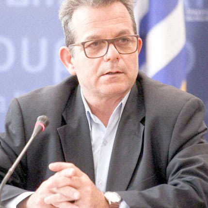 ο ΓΓΑ Ιούλιος Συναδινός