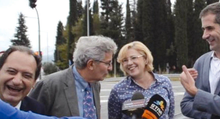  διάλογο είχαν μπροστά στις κάμερες ο περιφερειάρχης Στερεάς Ελλάδας Κώστας Μπακογιάννης με τον υπουργό Υποδομών Χρήστο Σπίρτζη