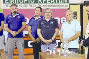 ο πρόεδρος του Ερασιτέχνη ΟΦΗ Γιάννης Δανδάλης, στο περιθώριο του αγιασμού του τμήματος βόλεϊ, που έγινε στο κλειστό γυμναστήριο του Βαρδινογιάννειου Αθλητικού Κέντρου