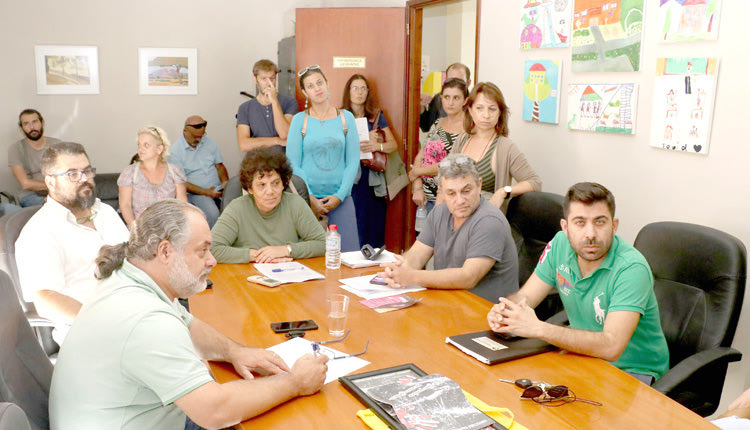 Παράσταση διαμαρτυρίας στην Περιφερειακή Διεύθυνση Εκπαίδευσης Κρήτης  πραγματοποίησαν χθες εκπαιδευτικοί