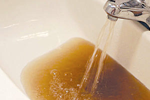 Το νερό ήταν... κόκκινο