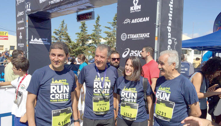 Στον Ημιμαραθώνιο του Αρκαλοχωρίου ο Ευρ.Κουκιαδάκης με τον επικεφαλής του Ποταμιού, Στ.Θεοδωράκη, όσο και τον γραμματέα της Ν.Δ., Λευτέρη Αυγενάκη, που αποφάσισαν να τρέξουν.