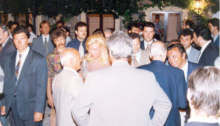 Οι καλές εποχές της Ελούντας με τον Ανδρέα Παπανδρέου.