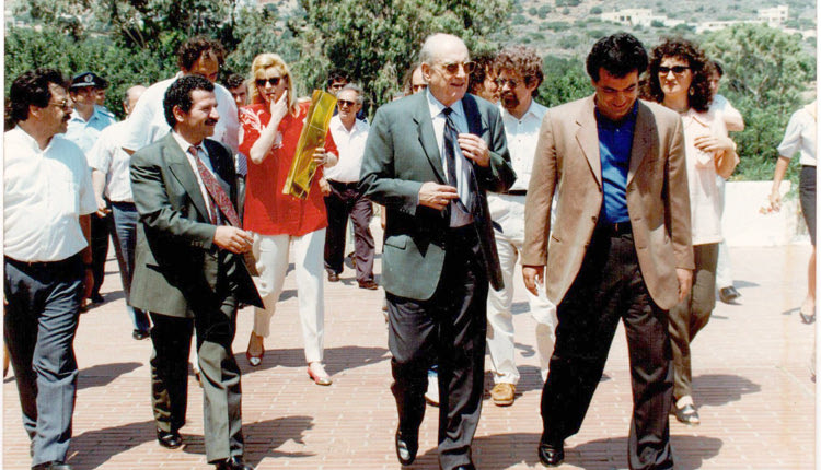 Οι καλές εποχές της Ελούντας με τον Ανδρέα Παπανδρέου.