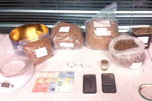 Πιάστηκαν με ποσότητα ναρκωτικών