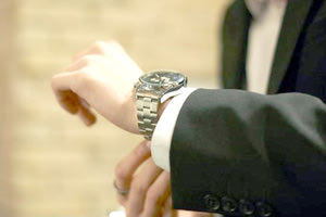 Η απάτη άρχισε να ξετυλίγεται από την παραγγελία των 11 πανάκριβων ρολογιών, που δεν πληρώθηκαν ποτέ