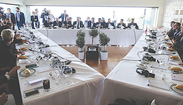 Σε γεύμα παρακάθησαν οι συμμετέχοντες της Τριμερούς 