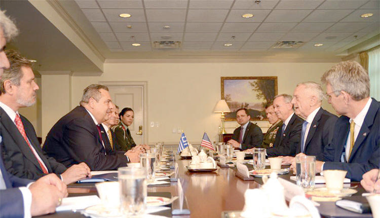 ο κ. Καμμένος  στη συνάντηση με τον Τζέιμς Μάτις 