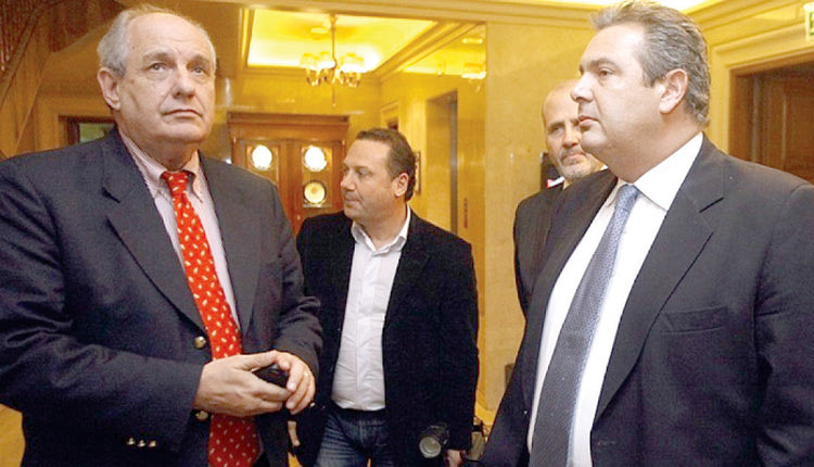 ο Τέρενς Κουίκ με τον Πάνο Καμμένο