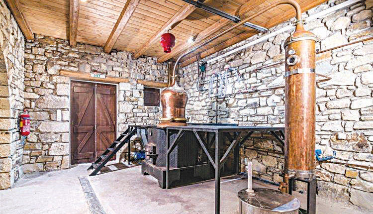 Ισχυρή έκρηξη στο οινοποιείο-ρακοκάζανο της οικογένειας Γεωργιλαδάκη