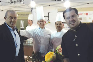 Ο κ. Βαρδάκης στο περίπτερο της Λέσχης Αρχιμαγείρων Κρήτης