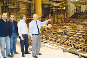 Μαζί στο Πολιτιστικό Κέντρο Λαμπρινός και Αρναουτάκης