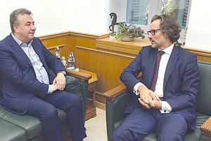 Το ζήτημα των γερμανικών αποζημιώσεων έθεσε στον Γερμανό πρέσβη ο περιφερειάρχης.