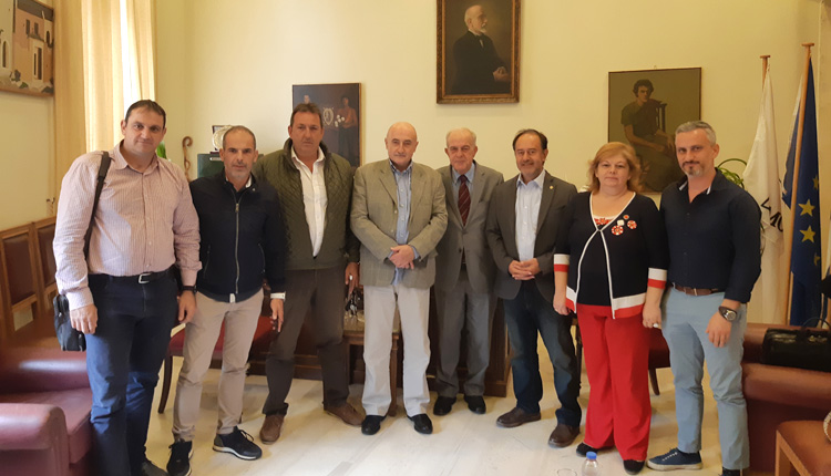 Ο πρόεδρος του Εμπορικού Συλλόγου Ηρακλείου και η Διοικητική Επιτροπή συναντήθηκε για το συγκεκριμένο θέμα με τον δήμαρχο Ηρακλείου Βασίλη Λαμπρινό