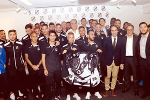 ΣΤΗΝ ΠΡΩΤΗ ΤΟΥ ΠΑΡΟΥΣΙΑΣΗ Ο ΙΔΙΟΚΤΗΤΗΣ ΤΗΣ ΠΑΕ, ΜΙΧΑΛΗΣ ΜΠΟΥΣΗΣ