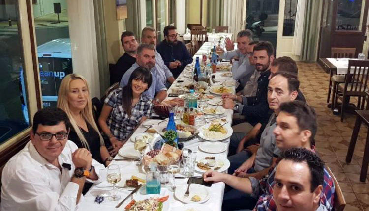 ΠΟΑ: ΟΜΟΡΦΗ ΒΡΑΔΙΑ ΣΤΗ ΣΥΝΑΝΤΗΣΗ ΜΕ ΤΟΥΣ ΔΗΜΟΣΙΟΓΡΑΦΟΥΣ