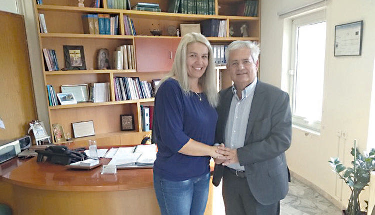 Η Μαρία Δρουγκάκη συναντήθηκε με τον δήμαρχο Μαλεβιζίου Κώστα Μαμουλάκη και συμφώνησε να είναι υποψήφια στο ψηφοδέλτιο της παράταξης