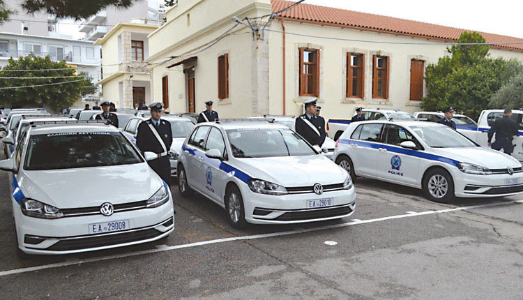 H τελετή παράδοσης της δωρεάς της οικογένειας Λεμπιδάκη στην Αστυνομία της Κρήτης