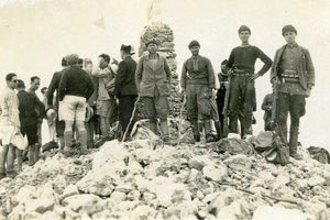 ΦΩΤΟ ΗΜΕΡΑΣ: Στην κορυφή του Προφ. Ηλία στο Αφρατί  