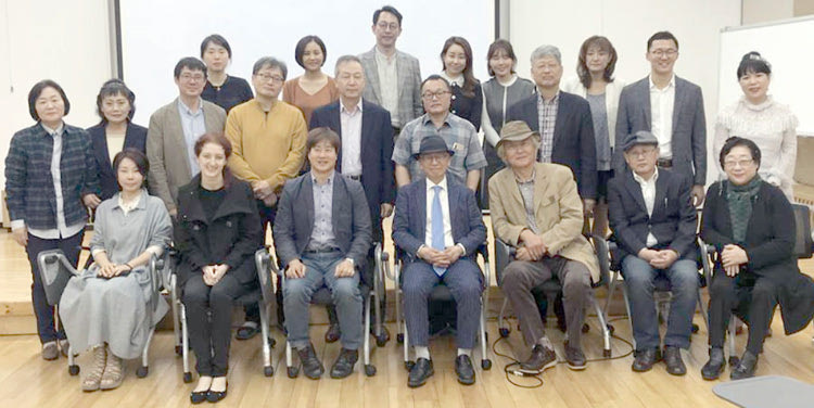 H Διεθνής Εταιρεία Φίλων Νίκου Καζαντζάκη έχει τμήμα στην μακρυνή Νότιο Κορέα όπου  μάλιστα για 8η χρονιά οργανώνουν το δικό τους συνέδριο.