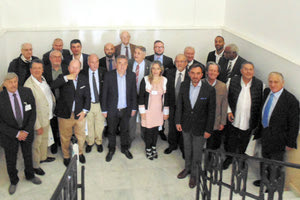 Σαράντα ξένοι διπλωμάτες οι οποίοι περιηγούνται την Κρήτη τις τελευταίες μέρες επισκέφθηκαν και την Περιφέρεια Κρήτης, όπου συναντήθηκαν με τον περιφερειάρχη Στ. Αρναουτάκη