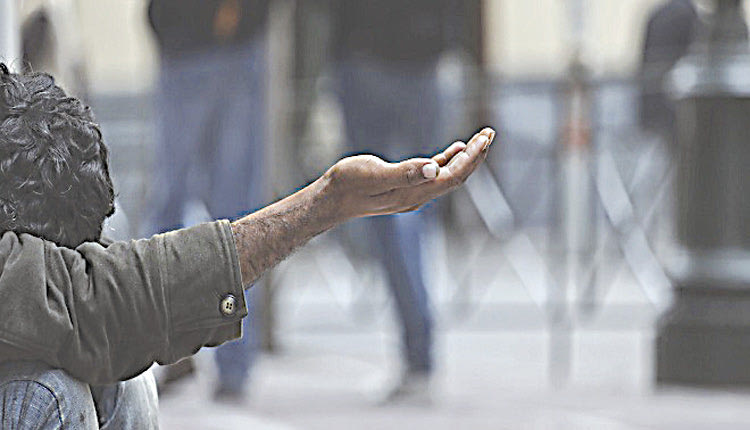 Η επαιτεία στο κέντρο της πόλης αυξάνεται