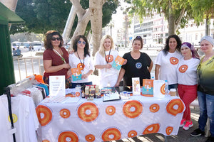 Οι εθελόντριες του Στόχου πρόσφεραν τις γνώσεις και τις εμπειρίες τους στο διήμερο των εκδηλώσεων στην πλ. Ελευθερίας για την πρόληψη του καρκίνου του μαστού
