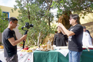 Οι κρητικές γεύσεις καθήλωσαν τον Κινέζο «Μίδα»