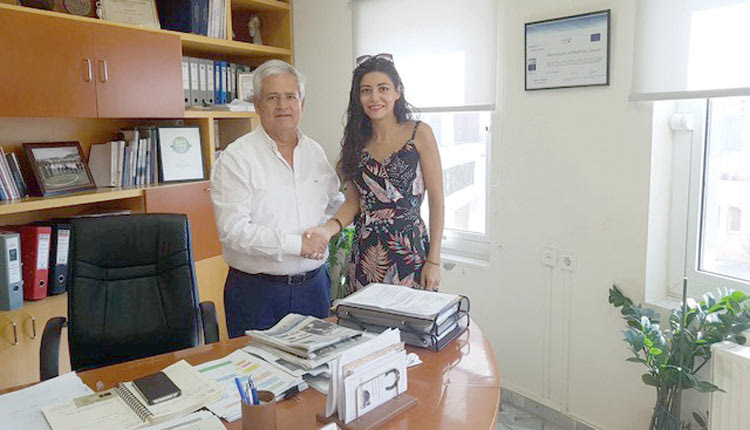 ο Μαμουλάκης μαζεύει… υποψήφιες στο ψηφοδέλτιο