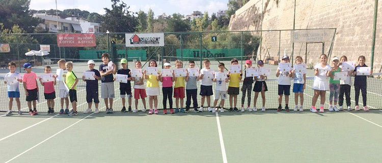 Οι νεαροί τενίστες που αγωνίστηκαν στο Παγκρήτιο Πρωτάθλημα Πορτοκαλί Γηπέδου 