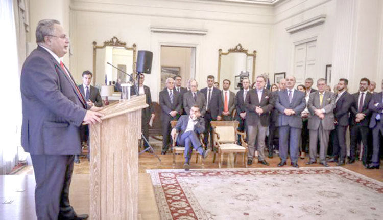Προανήγγειλε επέκταση της αιγιαλίτιδας ζώνης – Οι αντιδράσεις