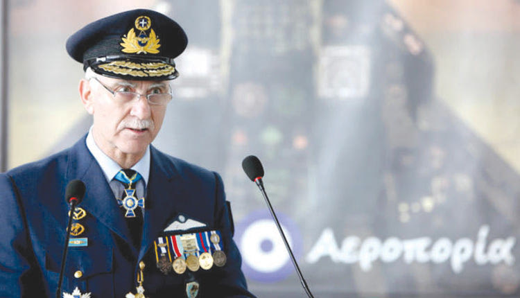 Ο αρχηγός του Γενικού Επιτελείου Αεροπορίας, αντιπτέραρχος Χρήστος Χριστοδούλου, πραγματοποίησε χθες, ενόψει των εορταστικών εκδηλώσεων της Πολεμικής Αεροπορίας 